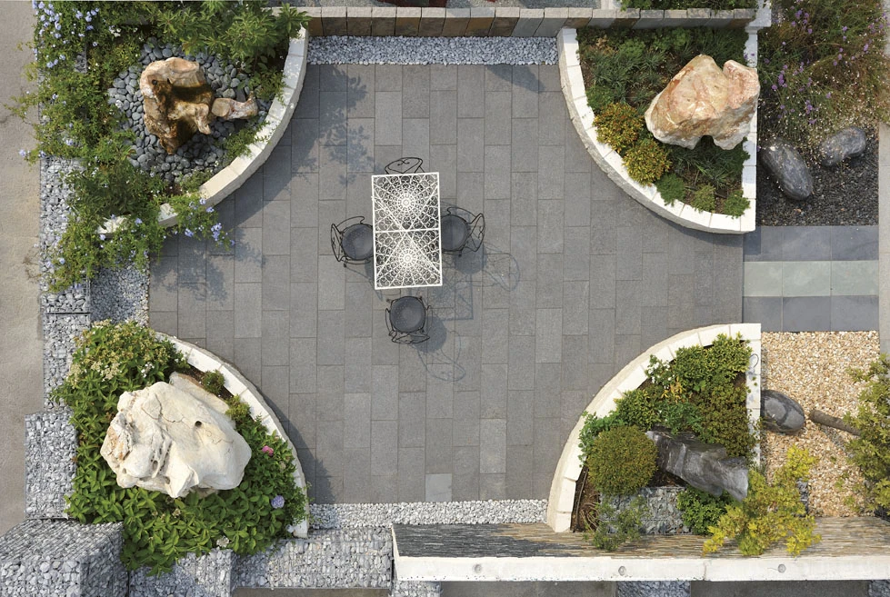 Nowoczesny taras z płyt granitowych 2cm o wykończeniu szczotkowanym rzut z góry.webp